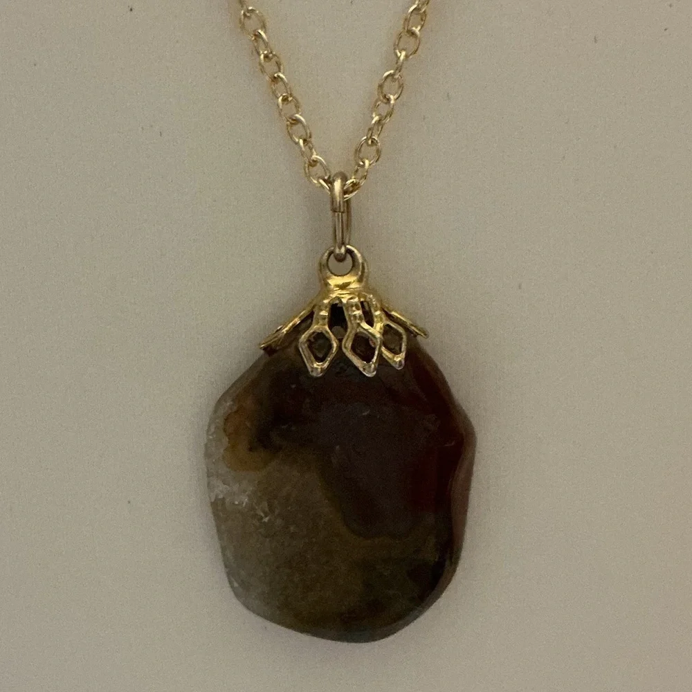 Agate Gold Tone Pendant Necklace
